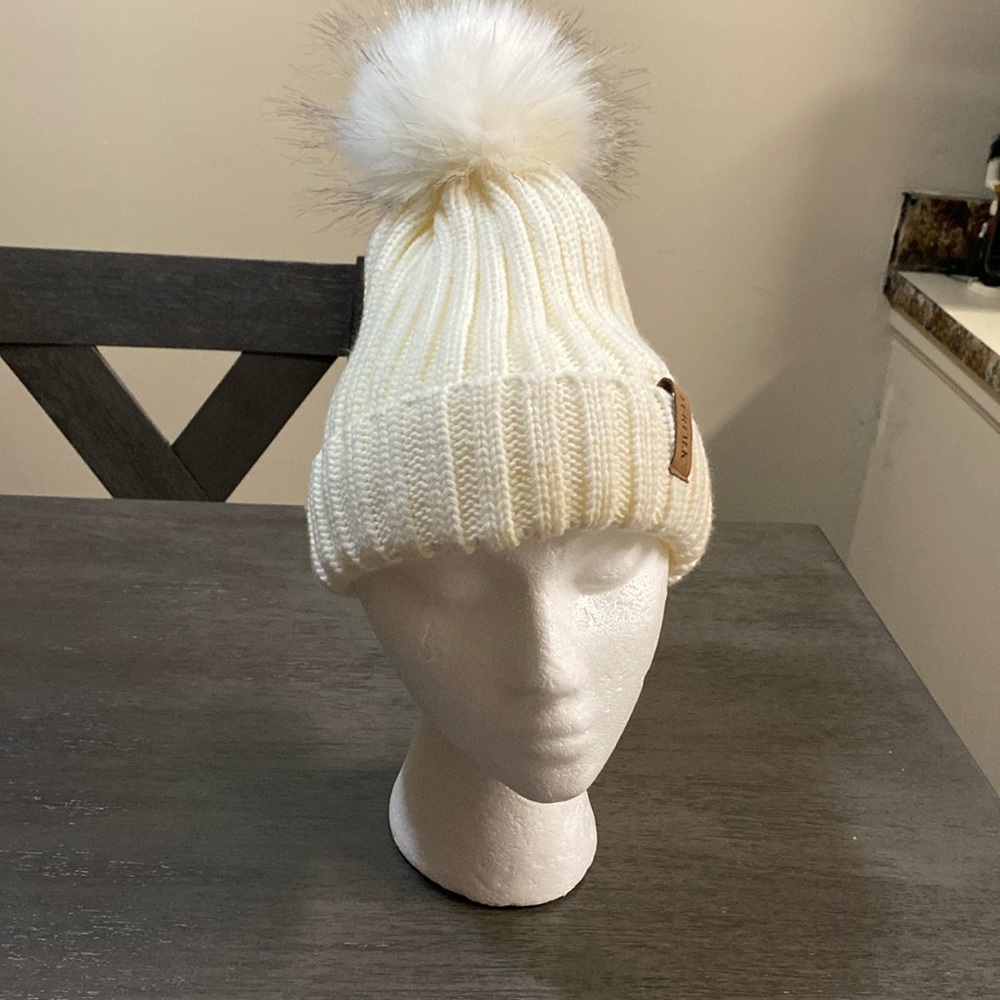 Furtalk white women knitted beanie with faux fur pom pom